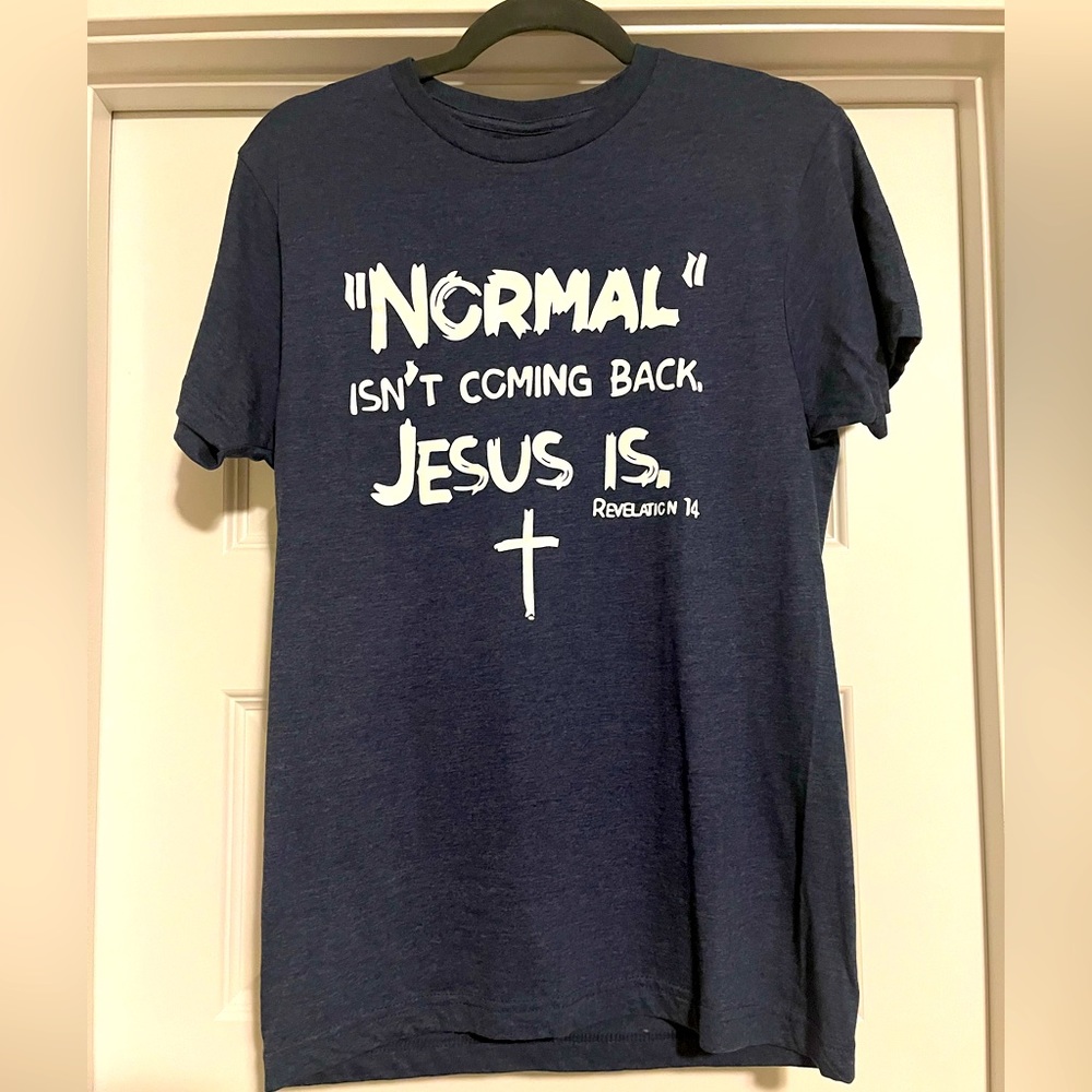 NWOT Love in Faith Shirt S